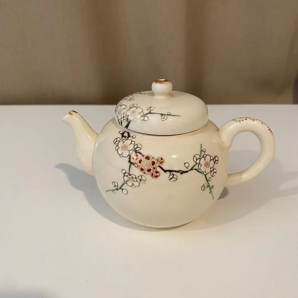 19th Century Satsuma Japanese Teapot Floral‎ Hand Painted Porcelain